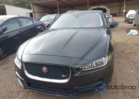 2017 Jaguar Xe 25T Premium из США, поврежденный, VIN SAJAD4BG9HA969703